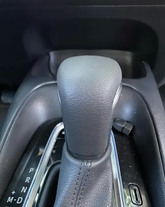 Toyota Corolla: manopla e coifa