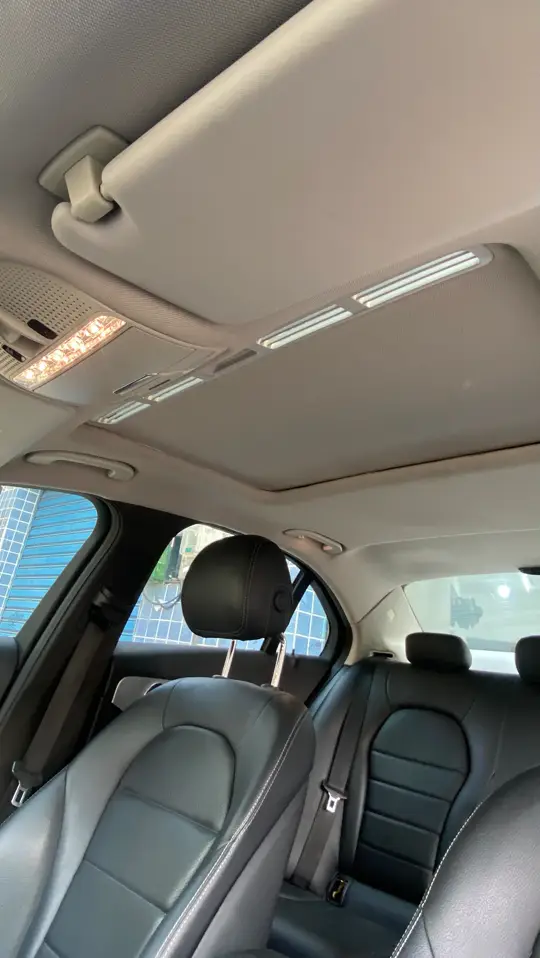 Mercedes C200: teto