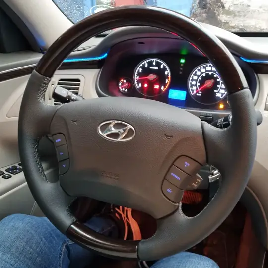 Hyundai Azera: volante