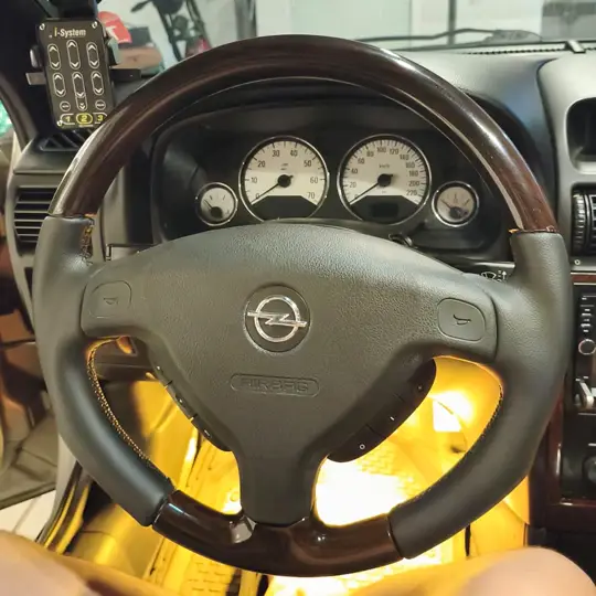 GM antigo (volante de madeira): volante