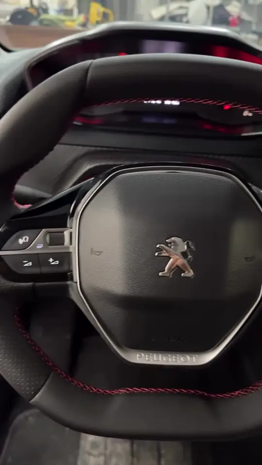 Peugeot 208: volante