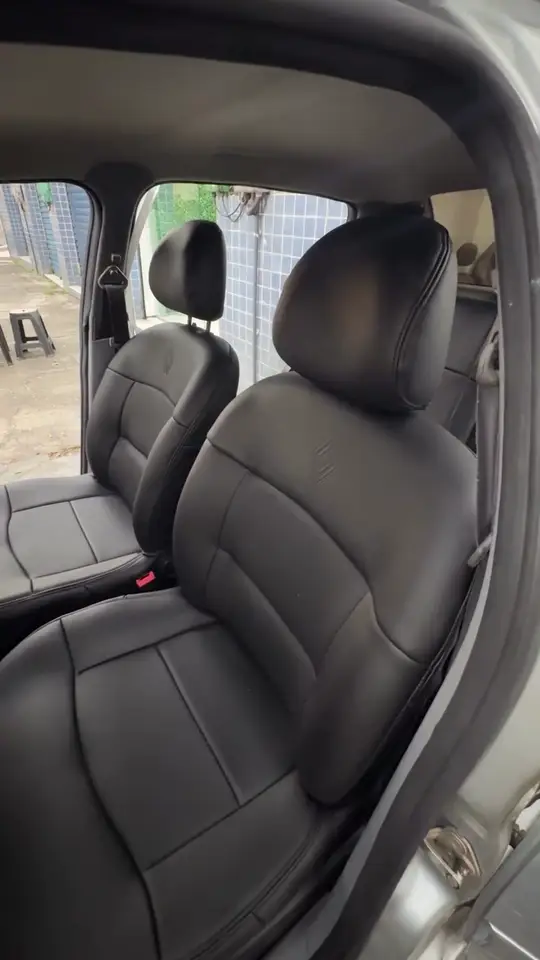 Renault Clio: bancos · volante